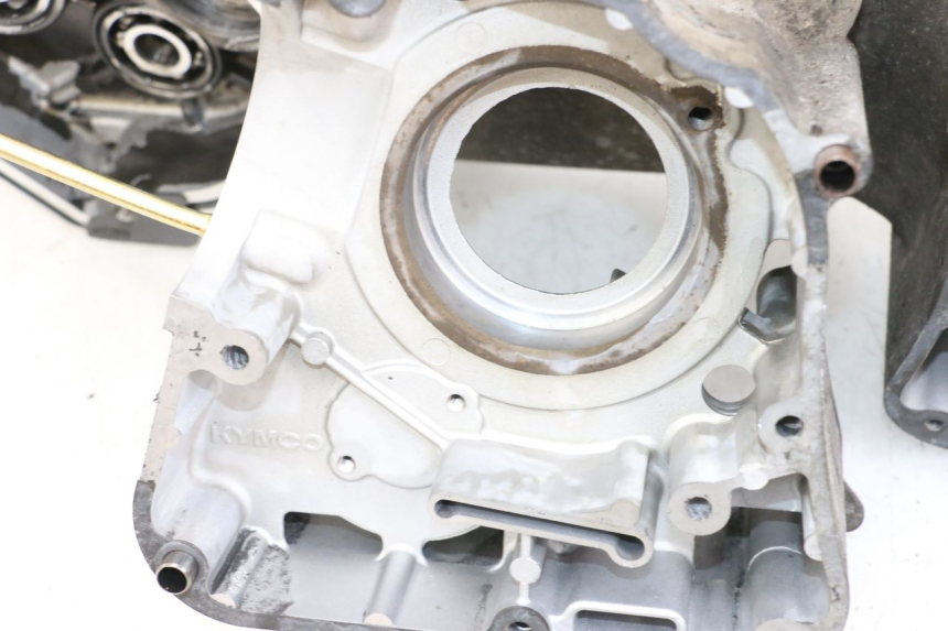 photo de Cárter inferior del motor KYMCO XCITING 250 (2006 - 2009) - Foto de producto adicional