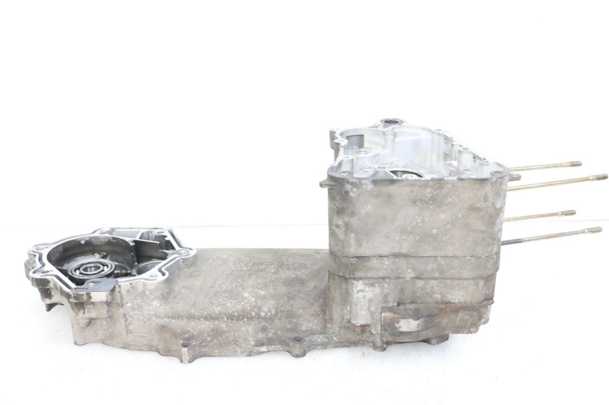 photo de Cárter inferior del motor KYMCO XCITING 250 (2006 - 2009) - Primer plano técnico