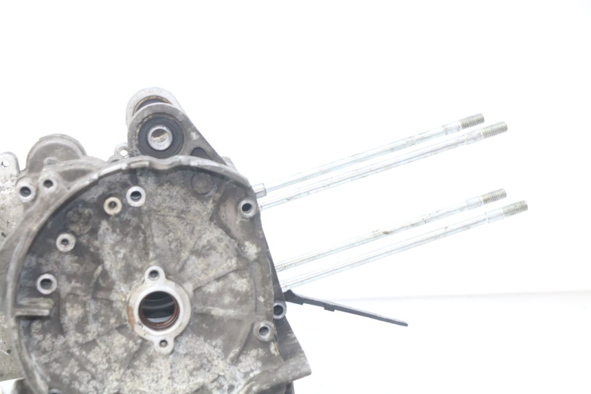 photo de CÁRTER DE MOTOR INFERIOR YAMASAKI YM T 125 (2015 - 2020) - Estado de la superficie y material