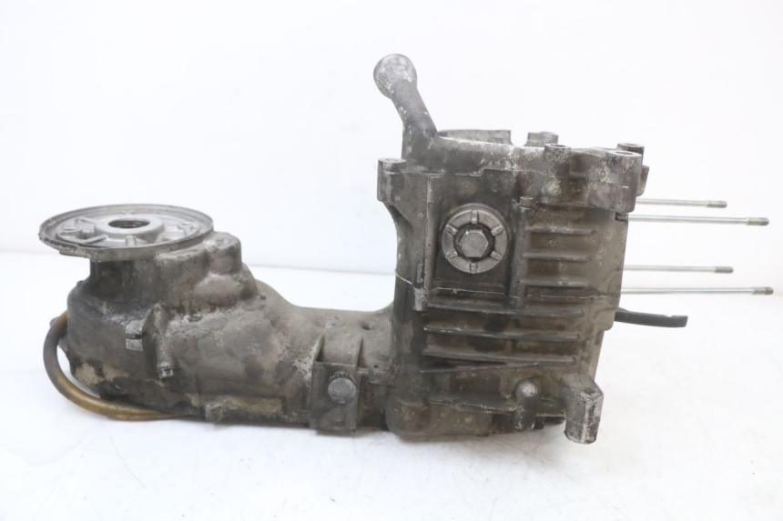 photo de CÁRTER DE MOTOR INFERIOR YAMAHA YP MAJESTY 125 (2002 - 2006) - Primer plano de alta resolución