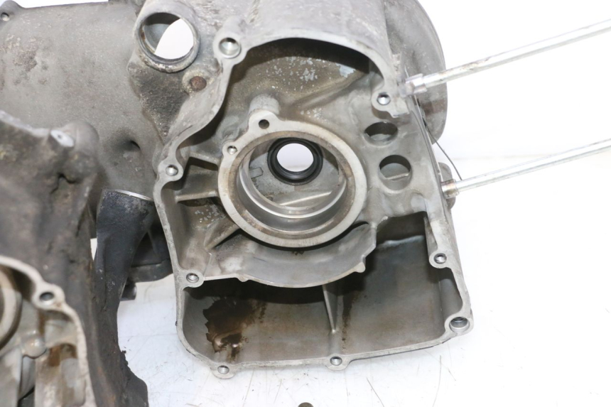 photo de CARTER YAMAHA YP MAJESTY 125 (1998 - 2001) - Enfoque en la estructura