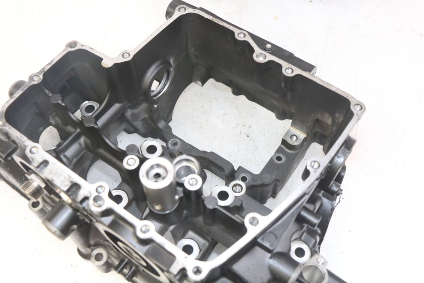 photo de CÁRTER DE MOTOR INFERIOR YAMAHA YZF R1 1000 (2007 - 2008) - Otra vista del artículo