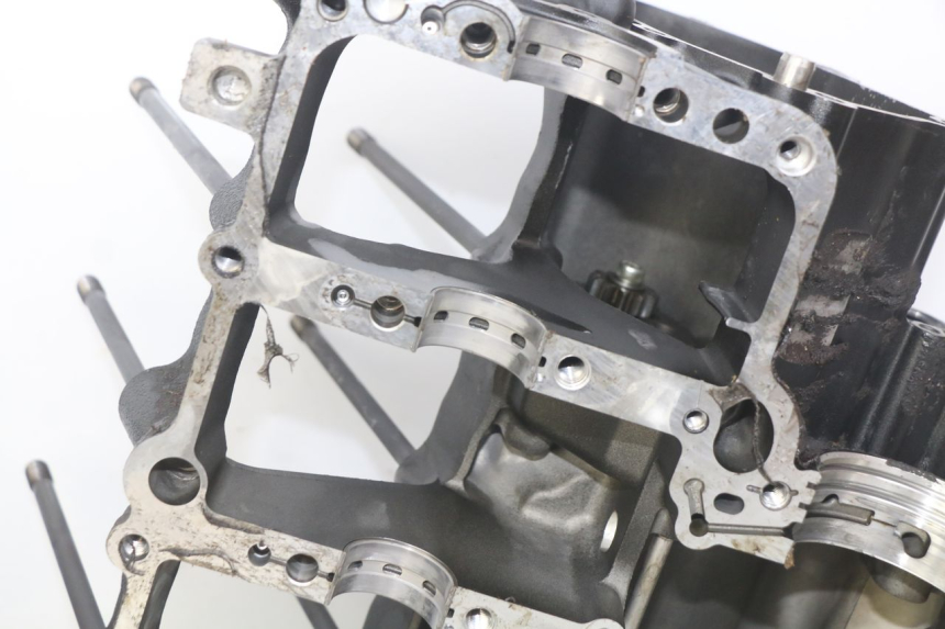 photo de CÁRTER DE MOTOR INFERIOR YAMAHA YZF R1 1000 (2007 - 2008) - Primer plano de alta resolución