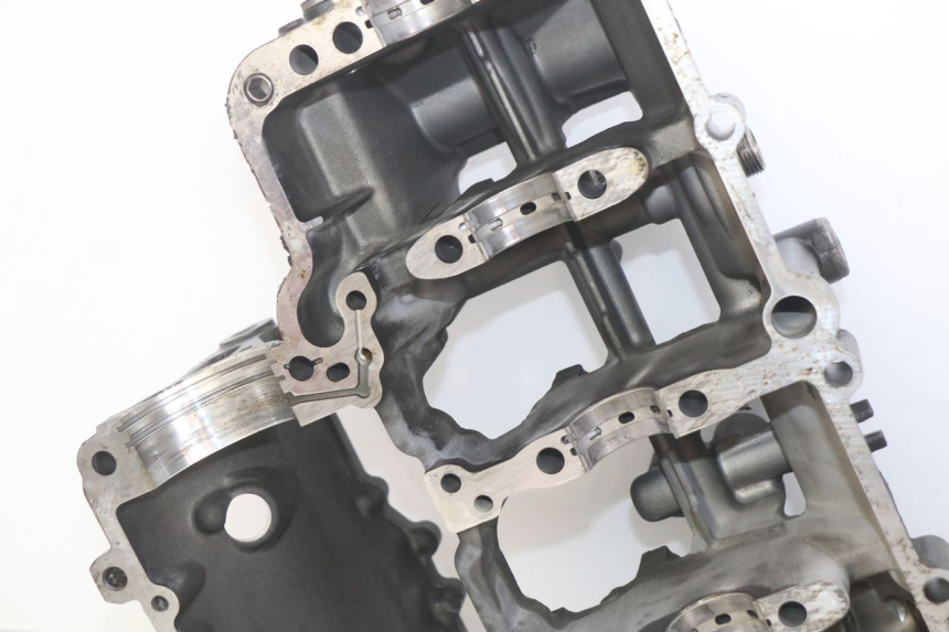 photo de CÁRTER DE MOTOR INFERIOR YAMAHA YZF R1 1000 (2007 - 2008) - Inspección visual detallada