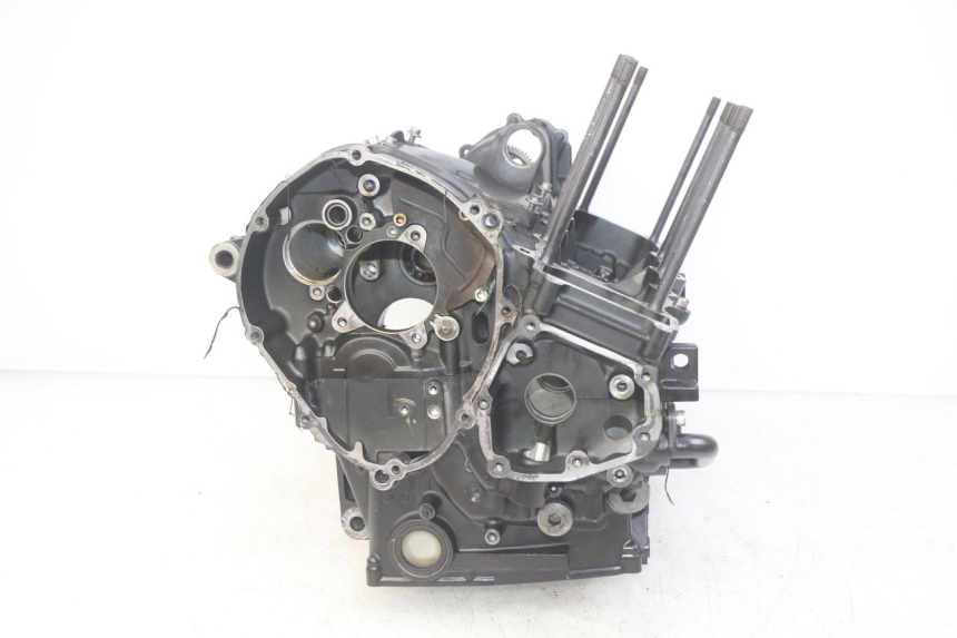photo de CÁRTER DE MOTOR INFERIOR YAMAHA YZF R1 1000 (2007 - 2008) - Primer plano técnico