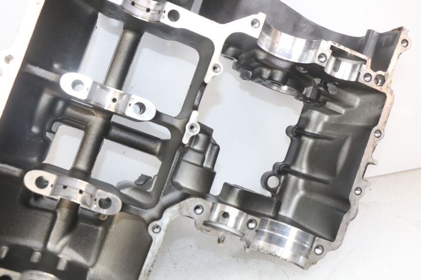 photo de CÁRTER DE MOTOR INFERIOR KAWASAKI Z 750 (2007 - 2013) - Zoom sobre los componentes