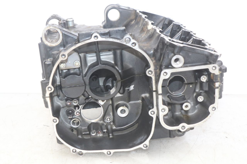 photo de CÁRTER DE MOTOR INFERIOR KAWASAKI Z 750 (2007 - 2013) - Primer plano técnico