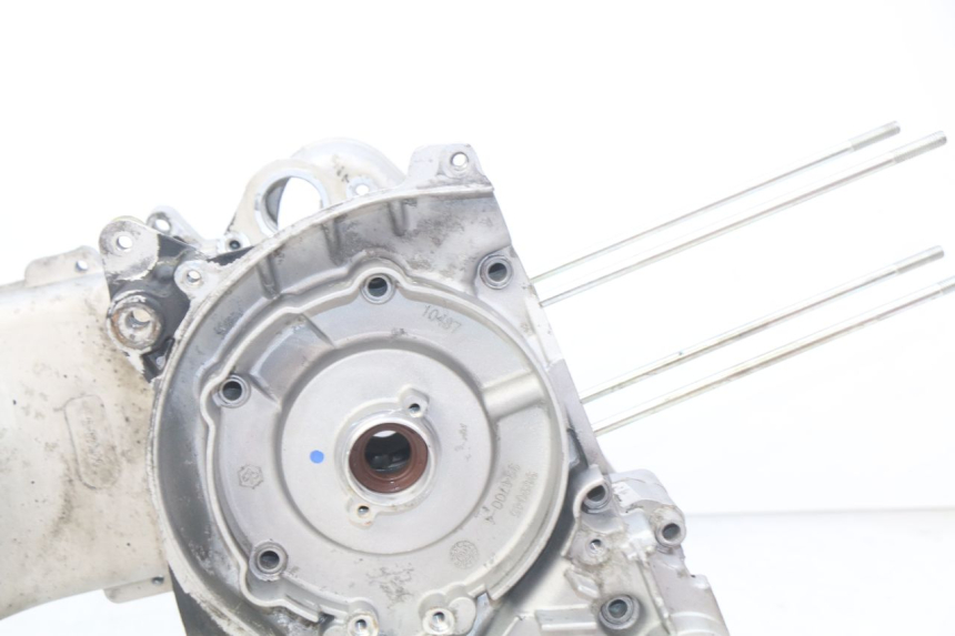 photo de CÁRTER DE MOTOR INFERIOR PIAGGIO ZIP 4T 50 (2018 - 2020) - Primer plano de alta resolución