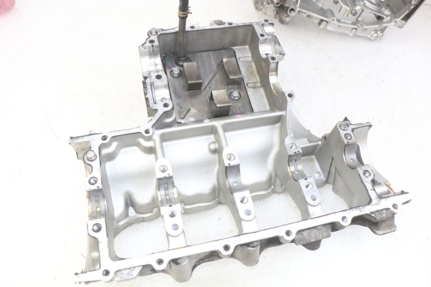 photo de CÁRTER DE MOTOR INFERIOR KAWASAKI ZX-6R ZX6R 600 (1995 - 1997) - Primer plano de alta resolución