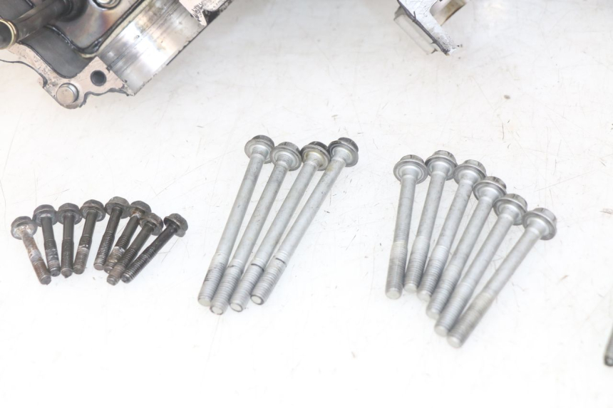 photo de CÁRTER DE MOTOR INFERIOR KAWASAKI ZX-6R ZX6R 600 (1995 - 1997) - Perfil de la pieza de repuesto