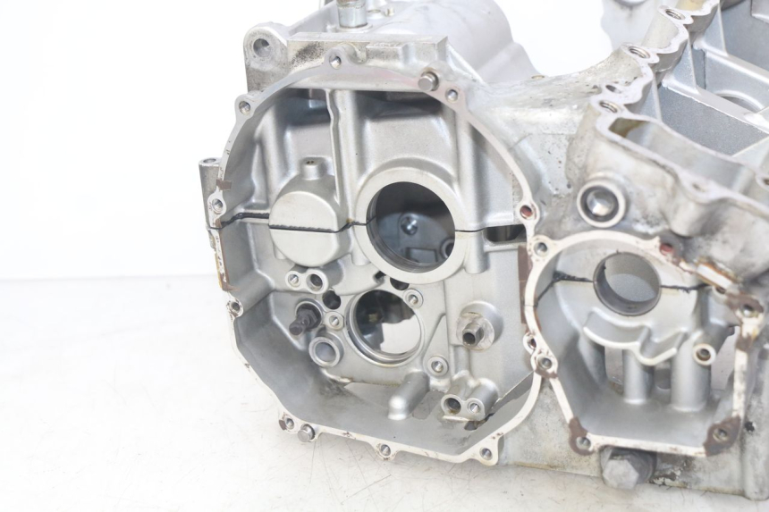 photo de CÁRTER DE MOTOR INFERIOR KAWASAKI ZX-6R ZX6R 600 (1995 - 1997) - Detalles de los puntos de fijación