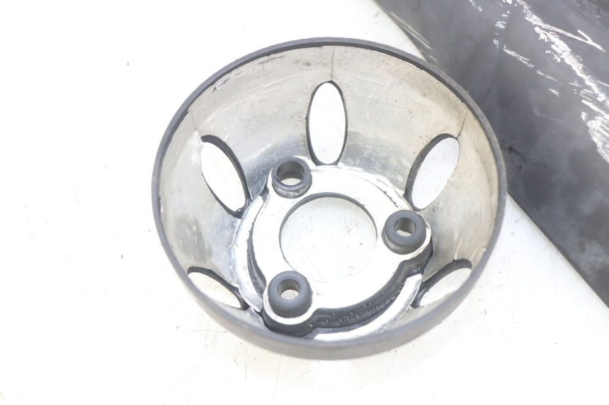 photo de CARTER ESCAPE KYMCO AGILITY 16+ 4T 50 (2018 - 2023) - Detalles de los puntos de fijación