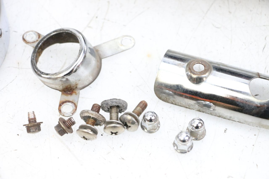 photo de PROTECCION ESCAPE KYMCO GRAND DINK 125 (2002 - 2007) - Características distintivas