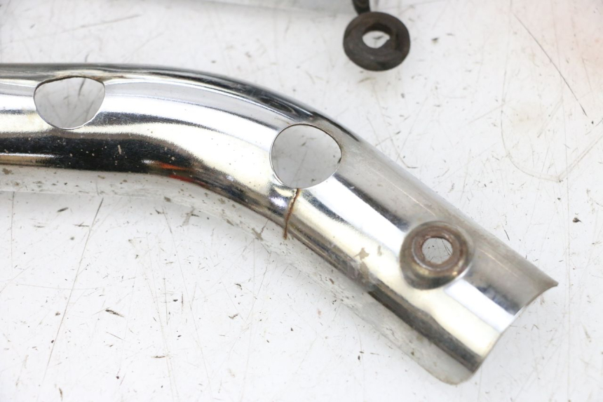 photo de PROTECCION ESCAPE KYMCO GRAND DINK 125 (2002 - 2007) - Detalles de los puntos de fijación