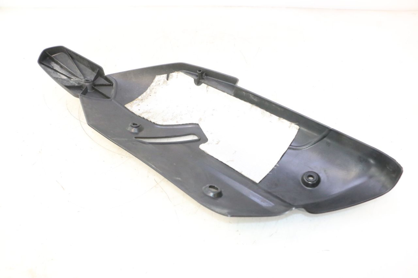 photo de PROTECCION ESCAPE PIAGGIO MP3 HPE 530 (2022 - 2026) - Otra perspectiva