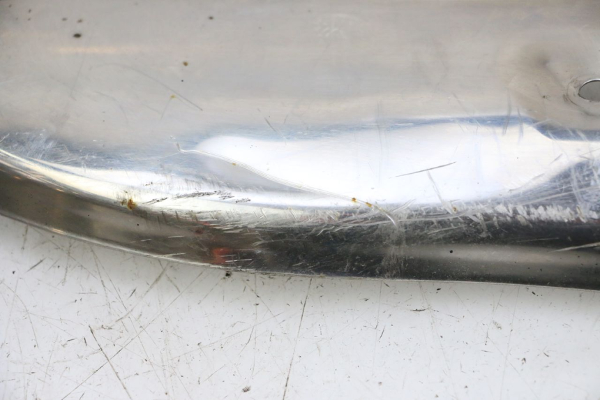 photo de PROTECCION ESCAPE PEUGEOT V-CLIC VCLIC 50 (2007 - 2013) - Detalles de los puntos de fijación