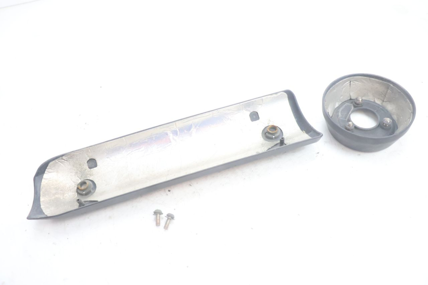 photo de PROTECCION ESCAPE YAMAHA X-MAX XMAX 125 (2010 - 2013) - Detalles de los puntos de fijación