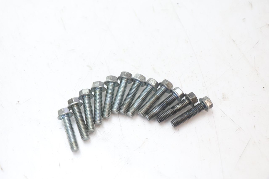 photo de TAPA DE EMBRAGUE KAWASAKI ER-6 ER6 N 650 (2005 - 2009) - Estado de la superficie y material