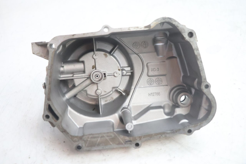 photo de TAPA DE EMBRAGUE APOLLO RFZ 125 - Detalles de los puntos de fijación