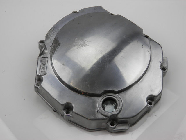 photo de TAPA DE EMBRAGUE SUZUKI GSF BANDIT 1200 (1996 - 1999) - Primer plano técnico
