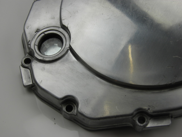 photo de TAPA DE EMBRAGUE SUZUKI GSF BANDIT 1200 (1996 - 1999) - Detalles de los puntos de fijación