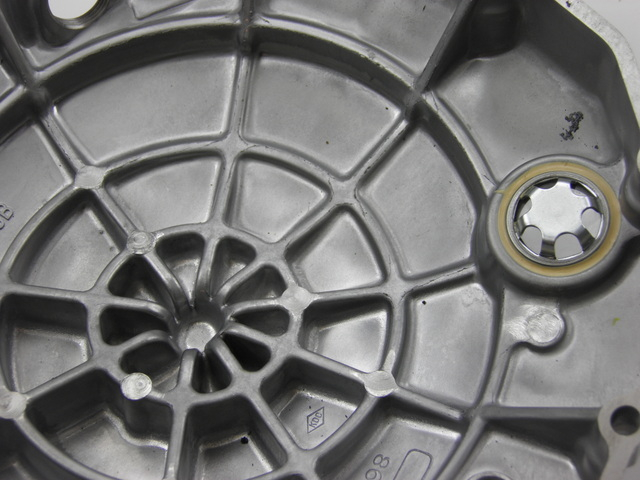 photo de TAPA DE EMBRAGUE SUZUKI GSF BANDIT 1200 (1996 - 1999) - Estado de la superficie y material