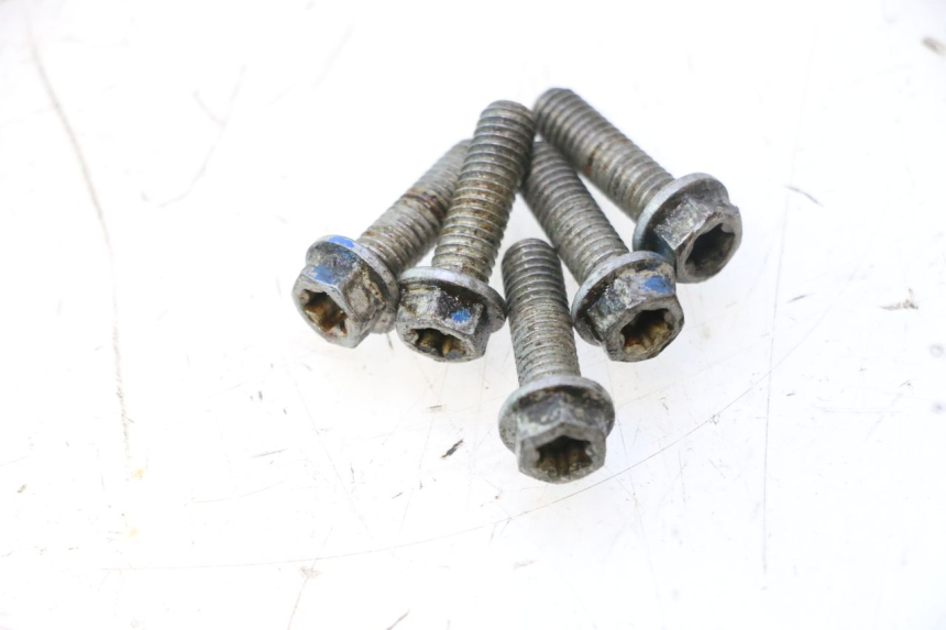photo de TAPA DE EMBRAGUE HUSABERG TE 250 (2011 - 2014) - Detalles de los puntos de fijación
