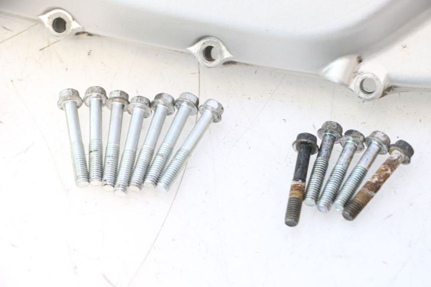 photo de TAPA DE EMBRAGUE HONDA XLV VARADERO 125 (2007 - 2012) - Primer plano de alta resolución