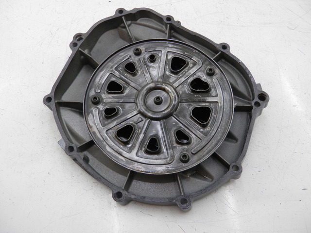 photo de TAPA DE EMBRAGUE YAMAHA FJR 1300 (2004 - 2005) - Primer plano técnico
