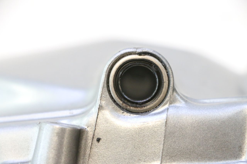 photo de TAPA DE EMBRAGUE KAWASAKI ZZR 600 (1995 - 2004) - Características distintivas