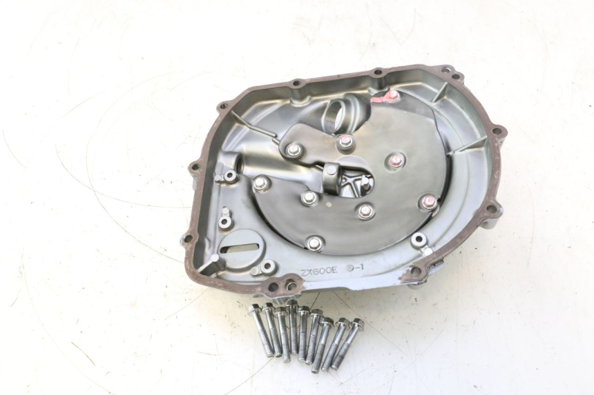 photo de TAPA DE EMBRAGUE KAWASAKI ZZR 600 (1995 - 2004) - Detalles de los puntos de fijación
