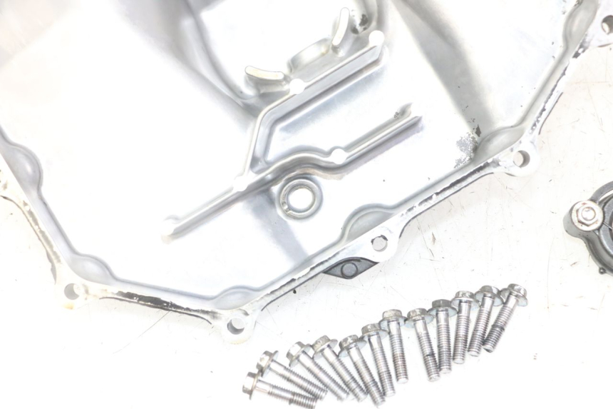 photo de ACEITE PAN HONDA CB R 1000 (2018 - 2023) - Detalles de los puntos de fijación