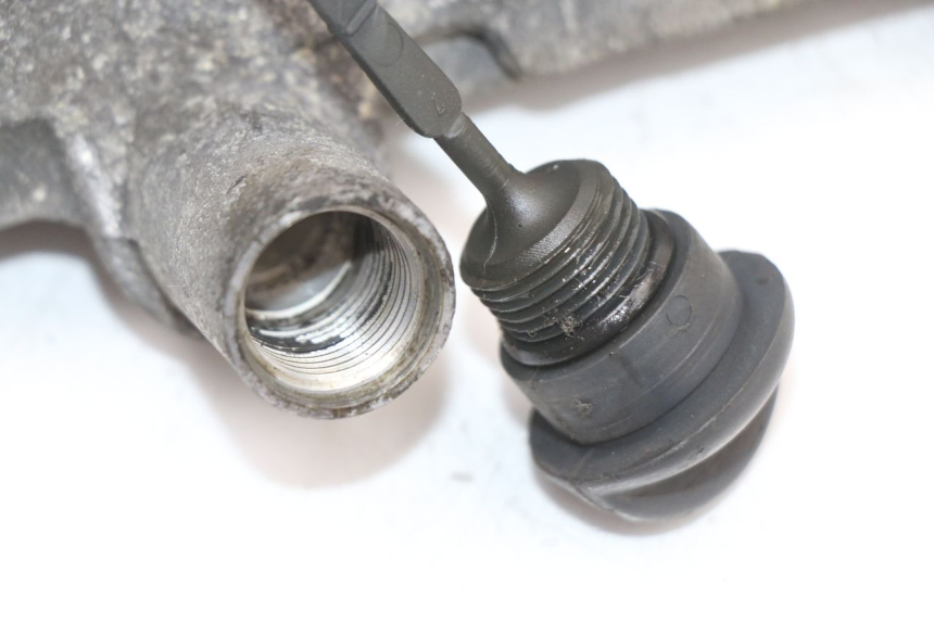 photo de ACEITE PAN RENAULT KOURANOS 125 (2001 - 2004) - Primer plano técnico