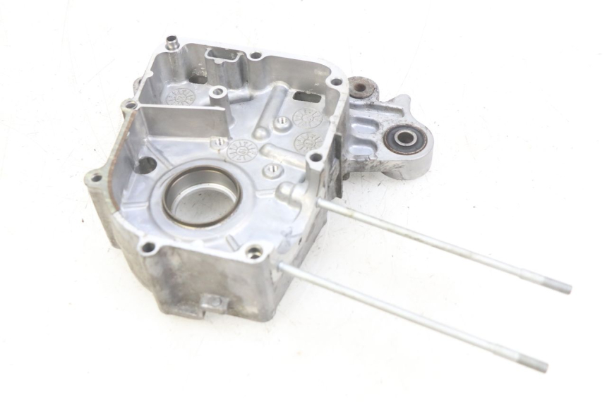 photo de CARTER MOTOR DERECHO KYMCO AGILITY 16+ 4T 50 (2018 - 2023) - Otra perspectiva