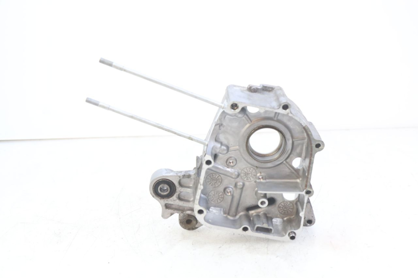 photo de CARTER MOTOR DERECHO KYMCO AGILITY 16+ 4T 50 (2018 - 2023) - Primer plano técnico