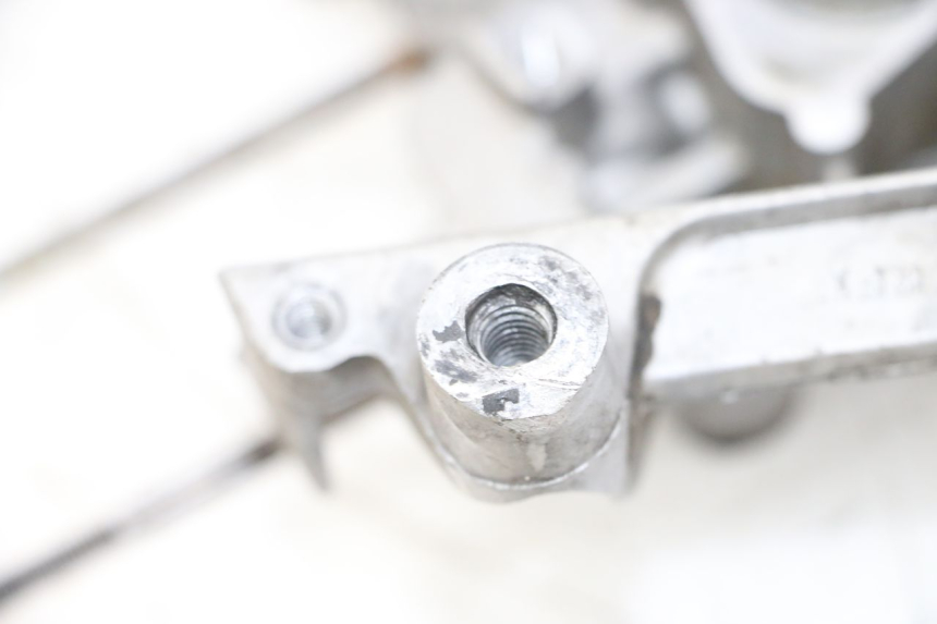 photo de CARTER MBK BOOSTER SPIRIT NAKED 50 (2004 - 2017) - Detalles de los puntos de fijación