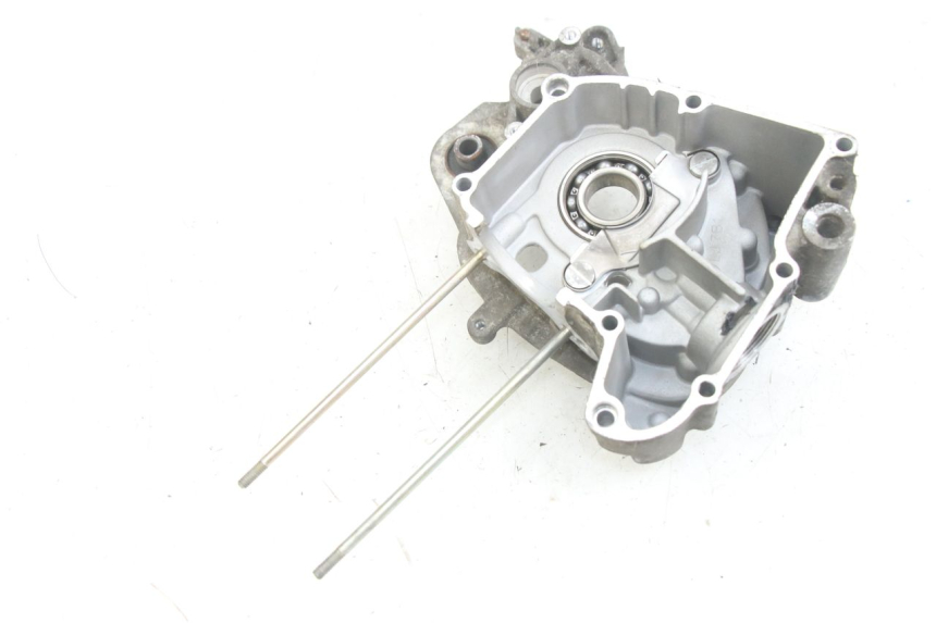 photo de CARTER MOTOR DERECHO TNT MOTOR FASTINO 4T 50 (2013 - 2019) - Primer plano técnico