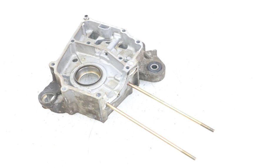 photo de CARTER MOTOR DERECHO SYM FIDDLE 2 50 (2008 - 2013) - Primer plano técnico