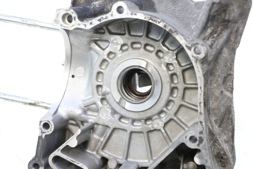 photo de CARTER PIAGGIO X9 EVOLUTION 125 (2003 - 2007) - Detalles de los puntos de fijación