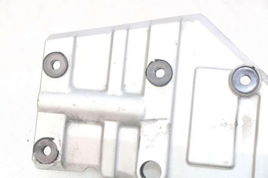 photo de CARTER MOTOR DERECHO KAWASAKI ZX-6R ZX6R 600 (1995 - 1997) - Detalles de los puntos de fijación