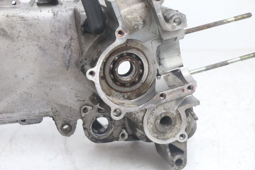 photo de CARTER IZQUIERDO PIAGGIO FLY 2T 50 (2004 - 2017) - Estado de la superficie y material