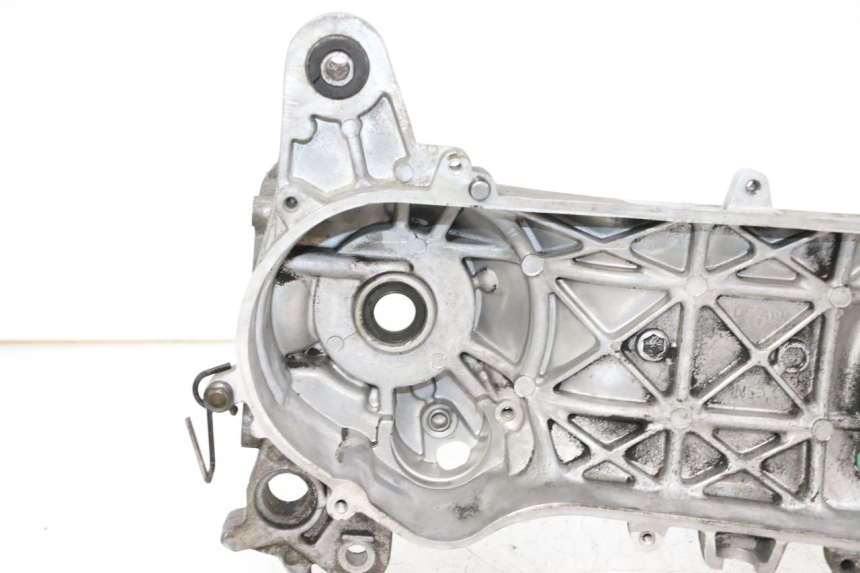 photo de CARTER IZQUIERDO PEUGEOT KISBEE 2T 50 (2010 - 2017) - Ángulo de visión alternativo