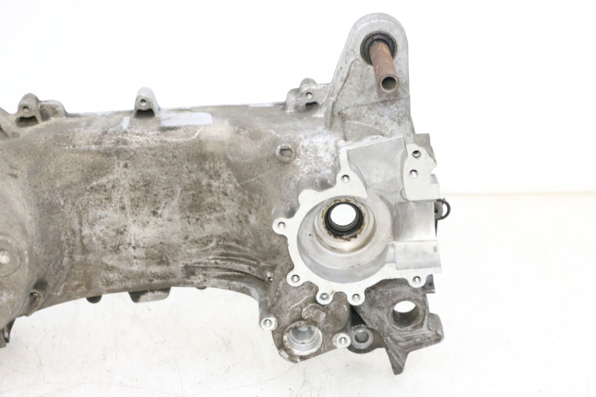 photo de CARTER IZQUIERDO PEUGEOT KISBEE 2T 50 (2010 - 2017) - Marcados y referencias originales