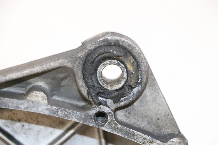 photo de CARTER IZQUIERDO PIAGGIO NEW TYPHOON 50 (2010 - 2017) - Detalles de los puntos de fijación