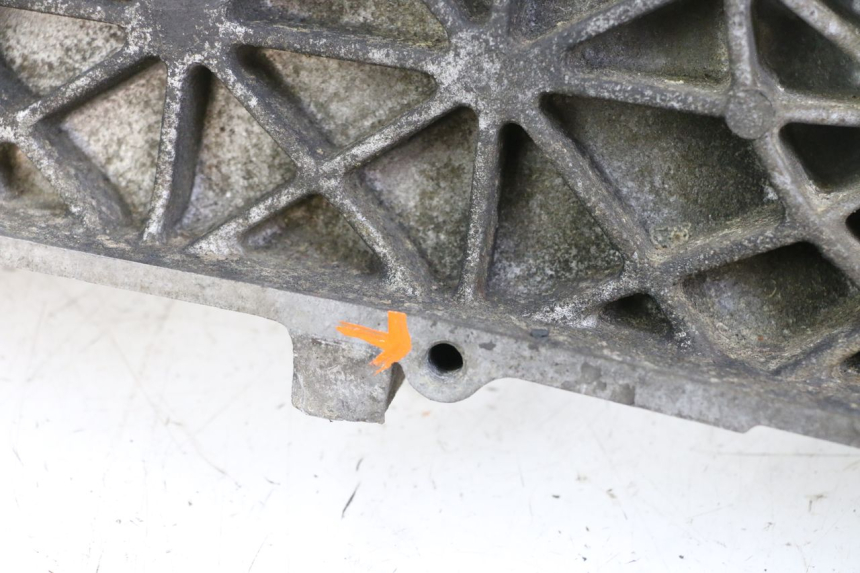 photo de CARTER IZQUIERDO DEL MOTOR PEUGEOT TKR TREKKER FURIOUS 50 (2005 - 2014) - Primer plano técnico