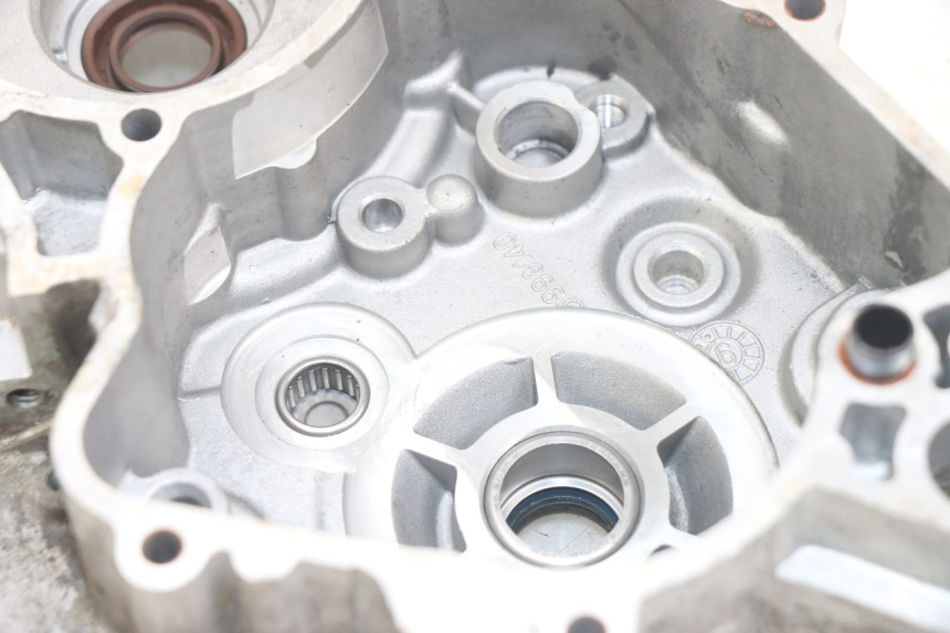 photo de CARTER IZQUIERDO DEL MOTOR GILERA RK 50 (1996 - 1999) - Otra perspectiva