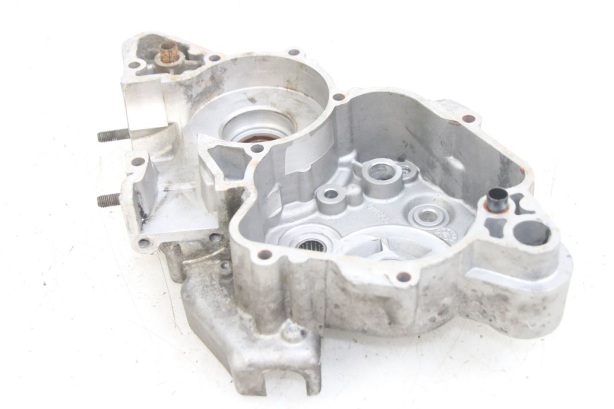 photo de CARTER IZQUIERDO DEL MOTOR GILERA RK 50 (1996 - 1999) - Primer plano técnico