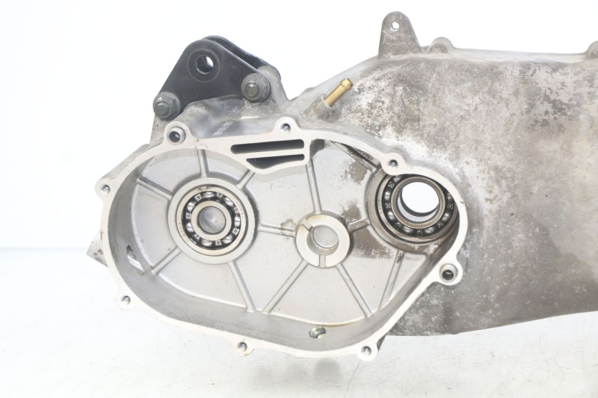 photo de CARTER IZQUIERDO DEL MOTOR APRILIA SCARABEO LIGHT 125 (2007 - 2011) - Características distintivas