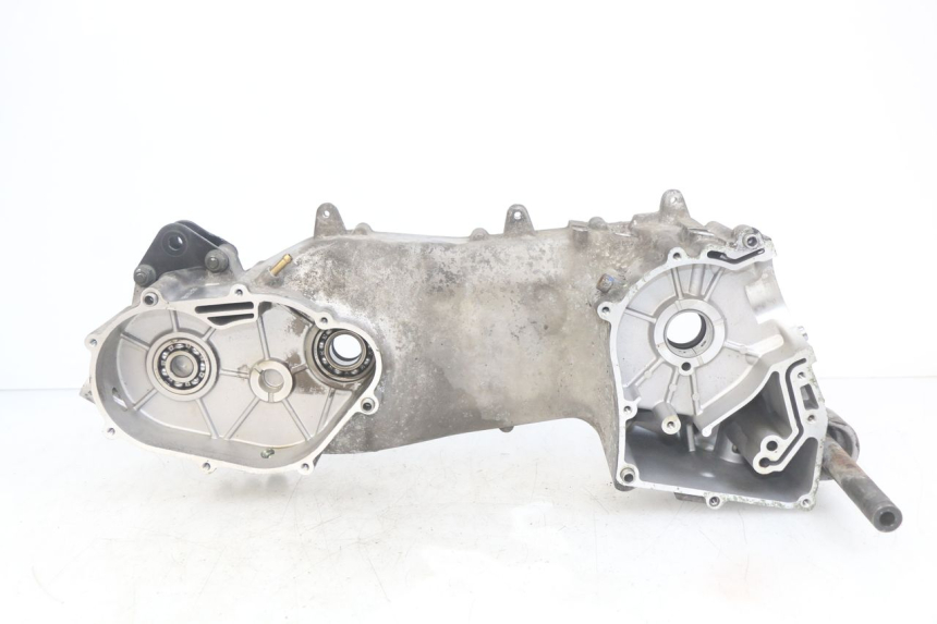 photo de CARTER IZQUIERDO DEL MOTOR APRILIA SCARABEO LIGHT 125 (2007 - 2011) - Zoom sobre los componentes