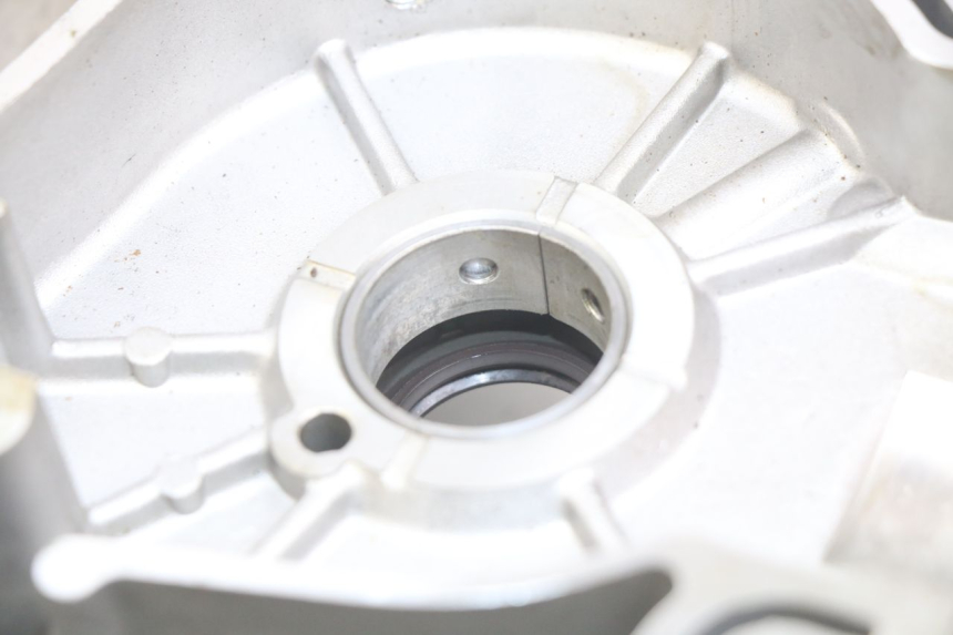 photo de CARTER IZQUIERDO DEL MOTOR APRILIA SCARABEO LIGHT 125 (2007 - 2011) - Primer plano técnico